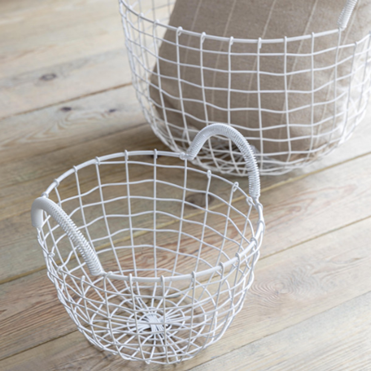 garden-trading-white-wirework-basket-small - Garden Trading White Wirework Basket-Small