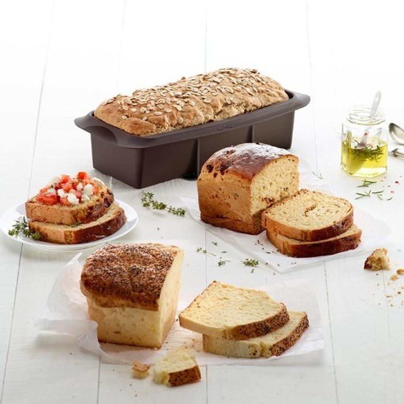 https://www.thekitchenwhisk.ie/contentfiles/productImages/Large/lekue-sandwich-bread-mould-28cm-3.jpg